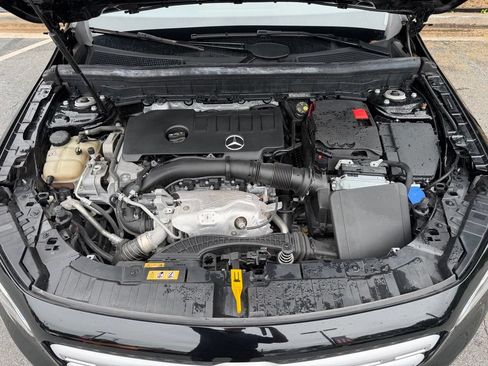 Used 2022 Mercedes-Benz GLB 250 4MATIC w/ Premium Package Lite image 6