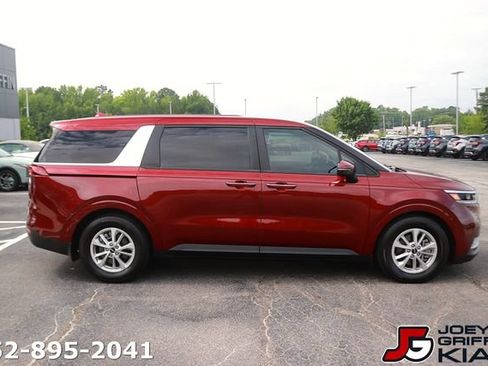 Certified 2024 Kia Carnival LX FWD image 8