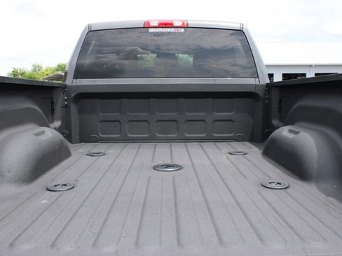 Used 2024 RAM 2500 Big Horn w/ Sport Appearance Package AWD/4WD image 10