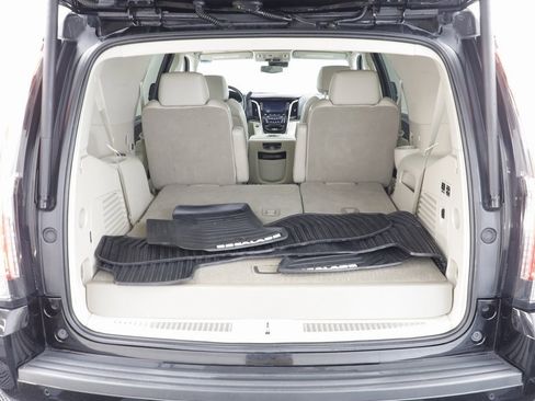 Used 2020 Cadillac Escalade Premium Luxury image 21