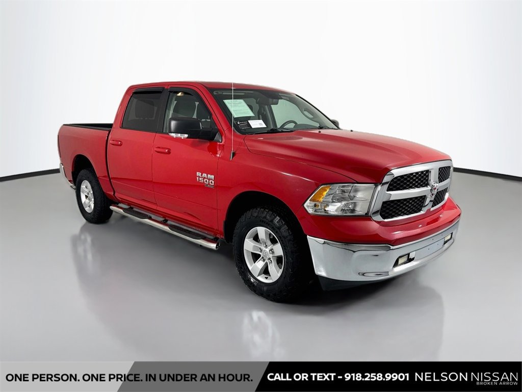 Used 2019 RAM 1500 Classic SLT w/ Luxury Group AWD/4WD image 3