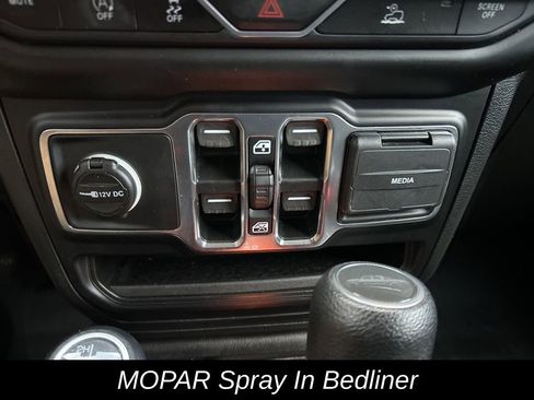 Used 2021 Jeep Gladiator Willys image 29