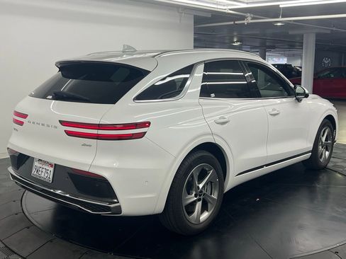 Used 2026 Genesis GV70 2.5T Advanced image 3