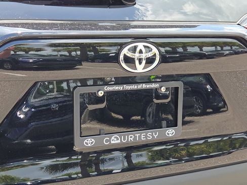 Certified 2025 Toyota RAV4 LE FWD image 28