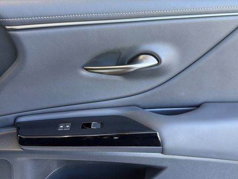 Used 2024 Lexus ES 350 w/ Accessory Package (Z1) FWD image 21