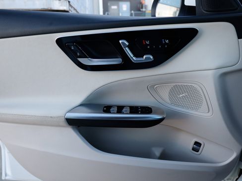 Used 2024 Mercedes-Benz C 300 Sedan image 46