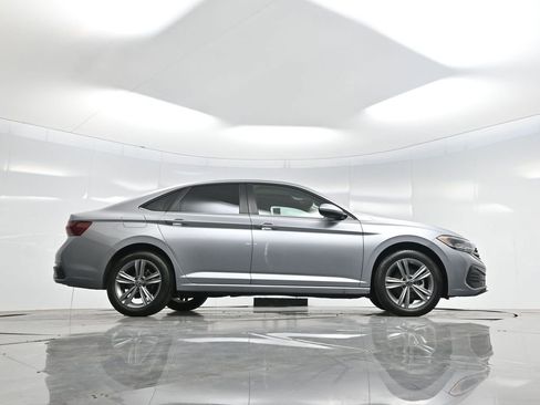 Used 2024 Volkswagen Jetta SE w/ Panoramic Sunroof Package image 53