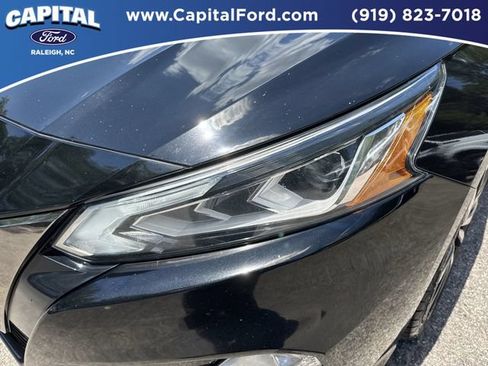 Used 2022 Nissan Altima 2.5 SR FWD image 11