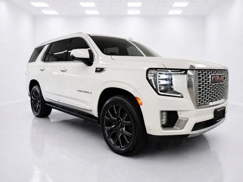 Used 2023 GMC Yukon Denali w/ Advanced Technology Package AWD/4WD image 5