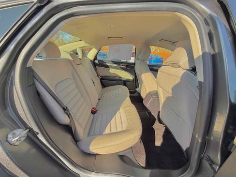 Used 2018 Ford Fusion S image 17