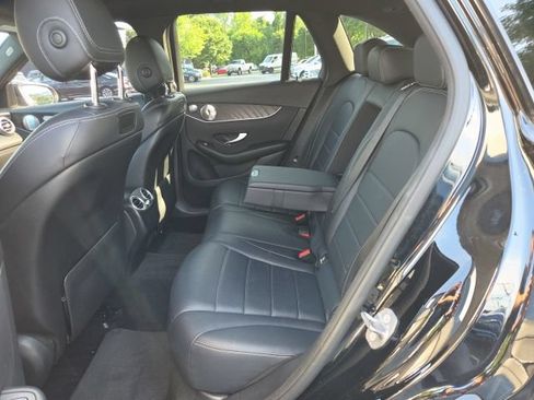 Used 2018 Mercedes-Benz GLC 300 4MATIC image 4