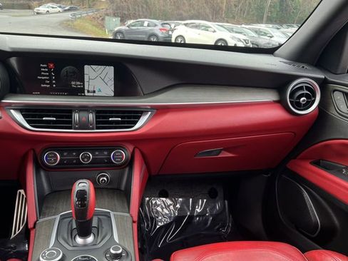 Used 2018 Alfa Romeo Stelvio Ti Sport image 14