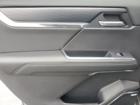 Used 2024 GMC Acadia Elevation image 12