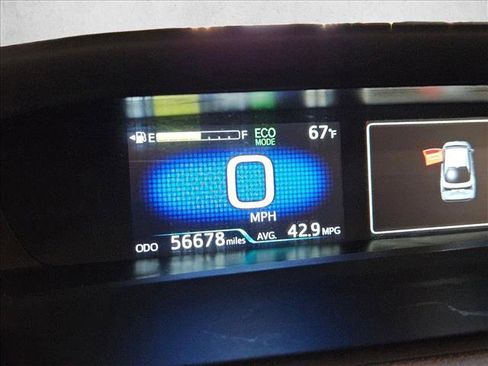 Used 2022 Toyota Prius Limited image 11