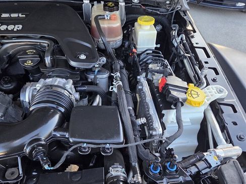 Used 2020 Jeep Gladiator Rubicon w/ Uconnect 4C Nav & Sound Group image 51