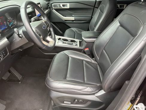 Used 2023 Ford Explorer XLT w/ Equipment Group 202A AWD/4WD image 10