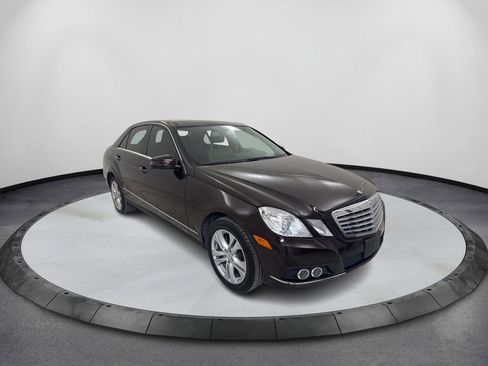 Used 2010 Mercedes-Benz E 350 Sedan image 3