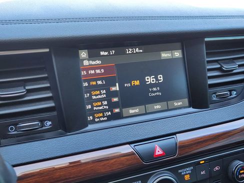 Used 2019 Kia Cadenza Premium image 16