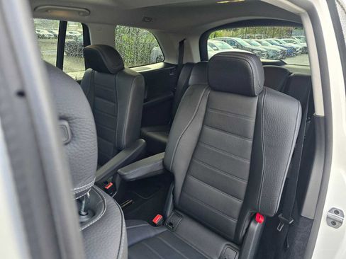 Used 2026 Mercedes-Benz GLS 450 4MATIC image 19