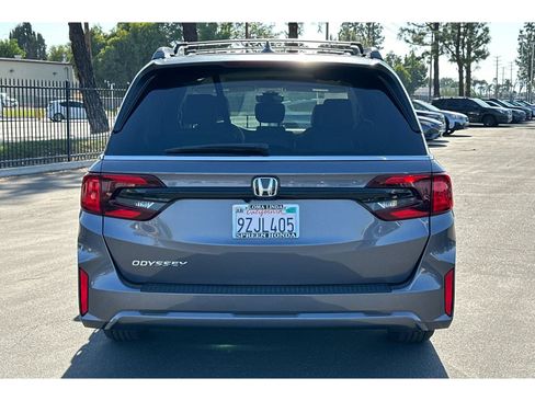 Used 2026 Honda Odyssey EX-L image 4