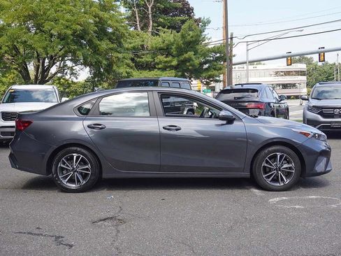 Used 2022 Kia Forte LXS w/ LXS Technology Package FWD image 17