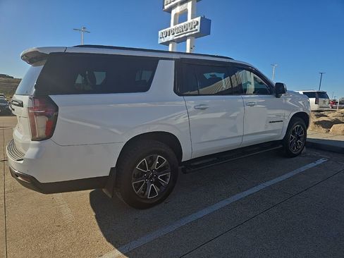 Used 2023 Chevrolet Suburban Z71 w/ Luxury Package image 12