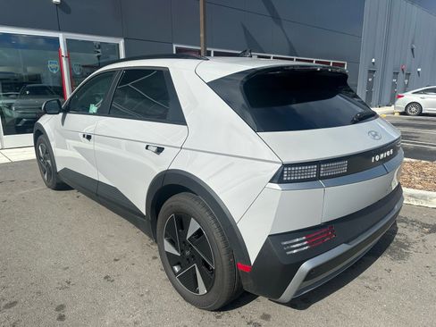 Used 2025 Hyundai Ioniq 5 SEL image 4