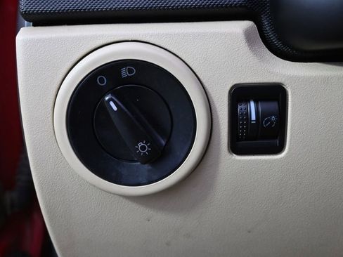 Used 2010 Volkswagen Beetle Convertible FWD image 26