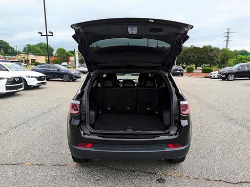 Used 2025 Jeep Compass Limited AWD/4WD image 47