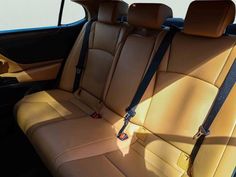 Used 2022 Lexus ES 350 w/ Premium Package image 21