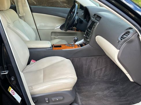 Used 2009 Lexus IS 250 image 18