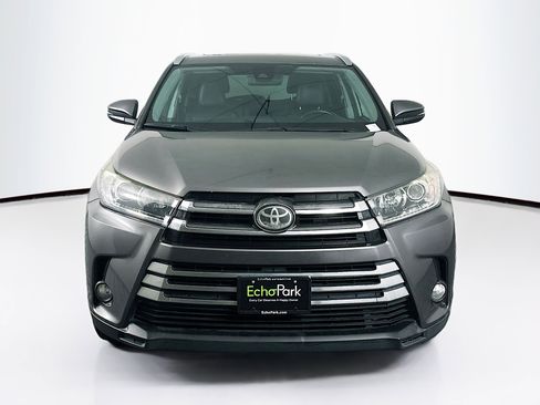 Used 2017 Toyota Highlander Limited image 2