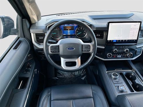 Used 2023 Ford Expedition Max XLT image 21