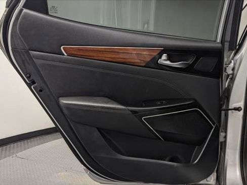 Used 2017 Kia Cadenza Premium w/ Luxury Package image 14