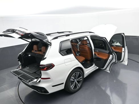 New 2027 BMW X7 M60i AWD/4WD image 44