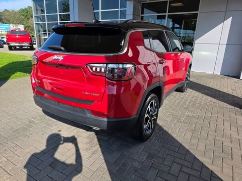 Used 2023 Jeep Compass Limited AWD/4WD image 4