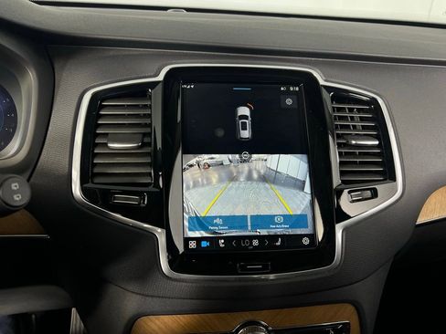 Used 2025 Volvo XC90 B6 Plus image 21