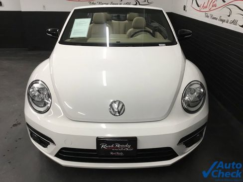 Used 2013 Volkswagen Beetle 2.0T image 4