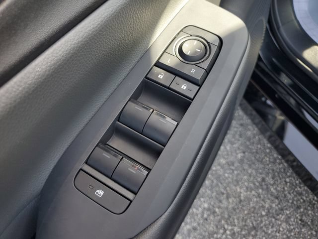 Used 2024 Toyota Prius LE FWD image 21