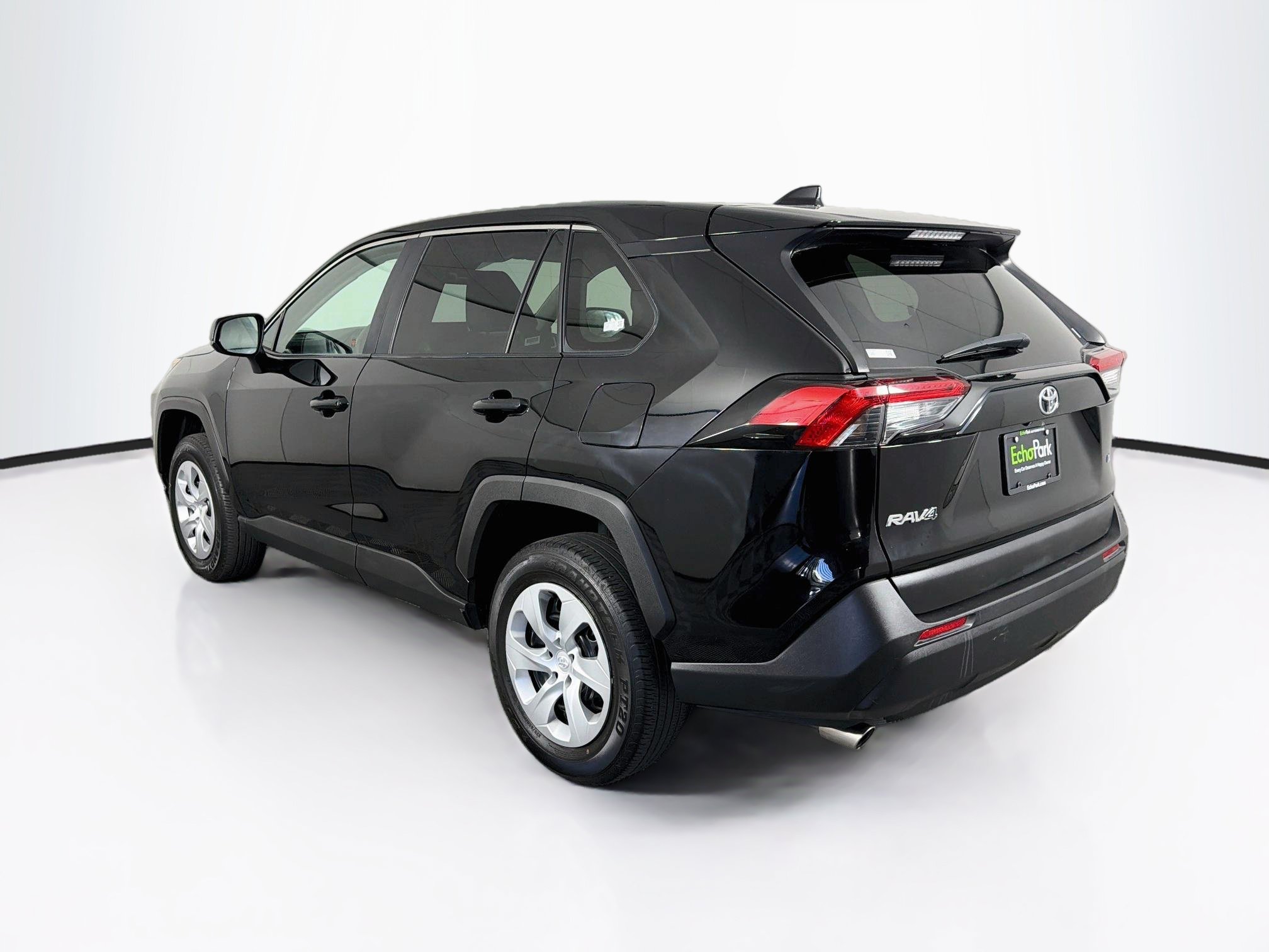 Used 2025 Toyota RAV4 LE FWD image 5