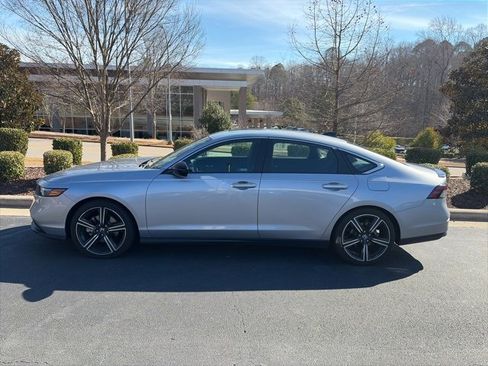 Used 2023 Honda Accord Sport image 4