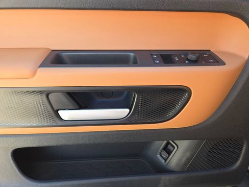 New 2025 Volkswagen ID. Buzz Pro S Plus RWD image 10