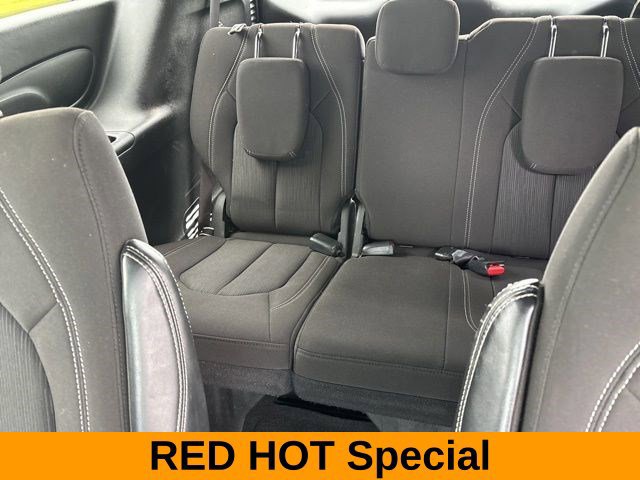 Used 2023 Chrysler Pacifica Touring FWD image 30