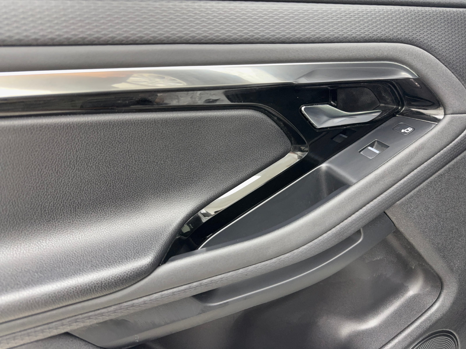 Used 2022 Land Rover Range Rover Evoque S AWD/4WD image 37