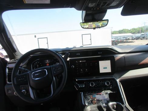 New 2026 GMC Sierra 2500 Denali Ultimate AWD/4WD image 16