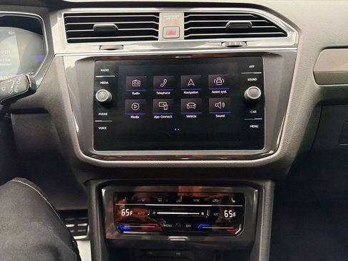 Used 2024 Volkswagen Tiguan SE R-Line w/ MDO Package, Two-Row AWD/4WD image 21