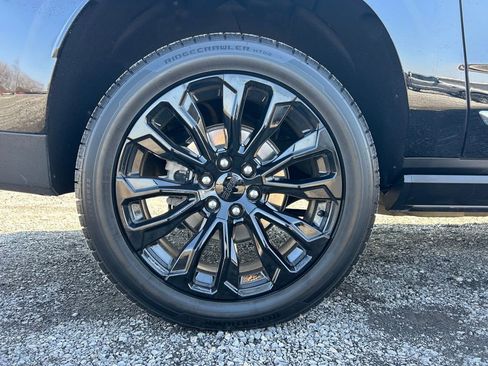 Used 2025 GMC Yukon XL Denali w/ Sun & Power Step Package image 21