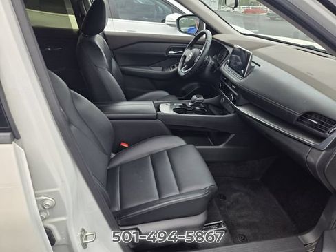 Used 2023 Nissan Rogue SV w/ SV Premium B Package FWD image 12