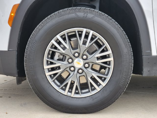 Used 2026 Chevrolet Traverse LT w/ Driver Confidence Package FWD image 11