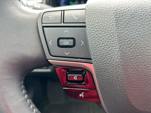 Used 2025 Toyota Camry XSE FWD image 16